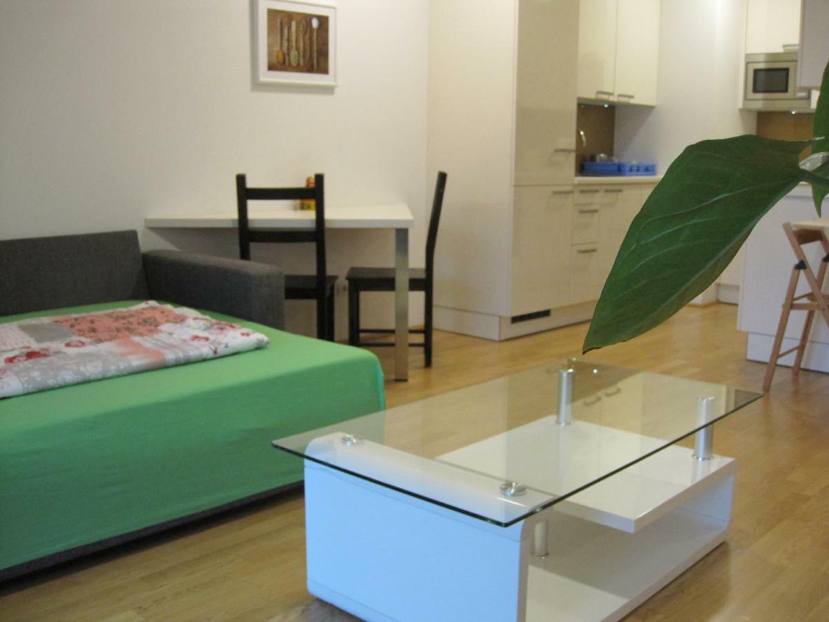 Apartment With Parking On Premise Viena Exterior foto